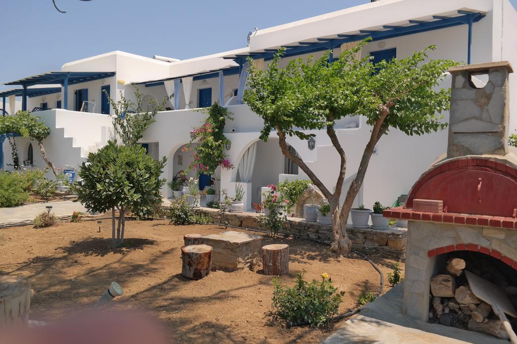 玛罗萨一室公寓酒店 Agia Anna  外观 照片